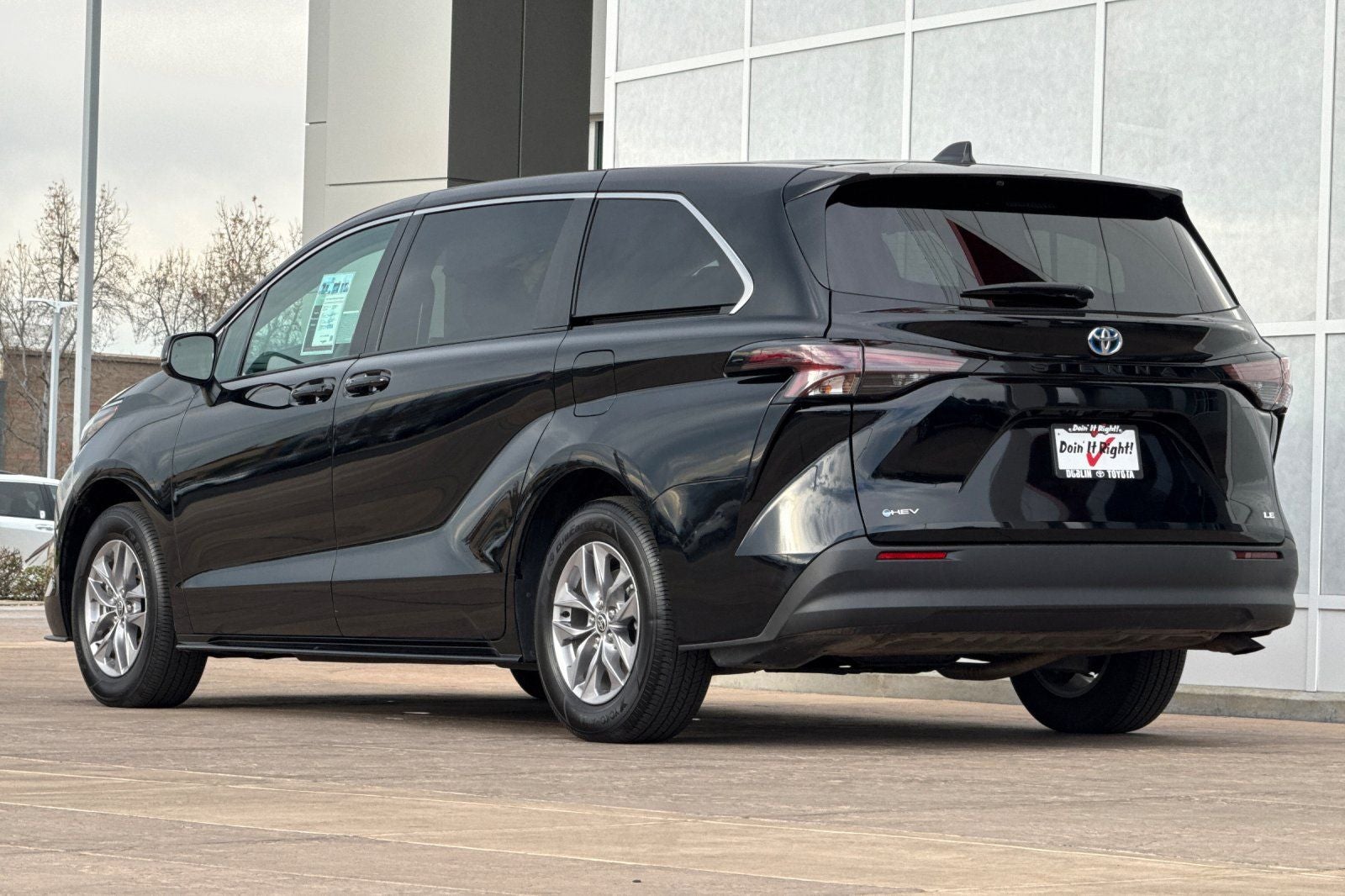 2025 Toyota Sienna LE 8 Passenger