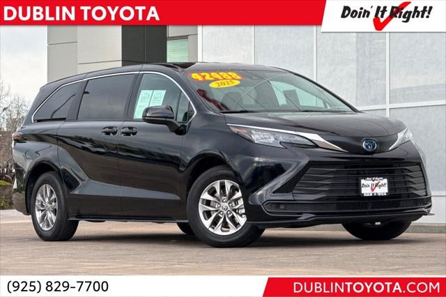 2025 Toyota Sienna LE 8 Passenger