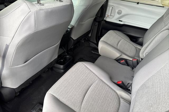 2025 Toyota Sienna LE 8 Passenger