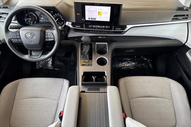 2025 Toyota Sienna LE 8 Passenger
