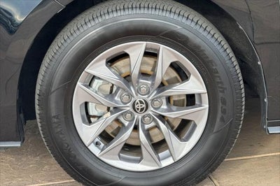 2025 Toyota Sienna LE 8 Passenger