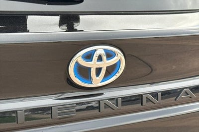 2025 Toyota Sienna LE 8 Passenger