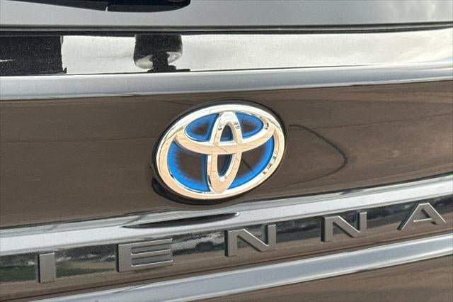 2025 Toyota Sienna LE 8 Passenger