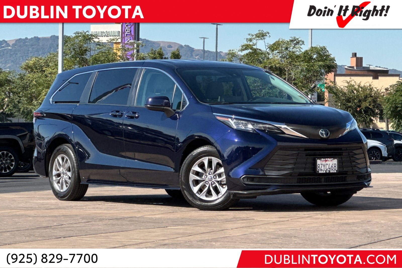 2022 Toyota Sienna LE 8 Passenger