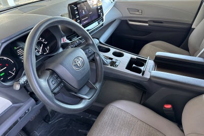 2022 Toyota Sienna LE 8 Passenger