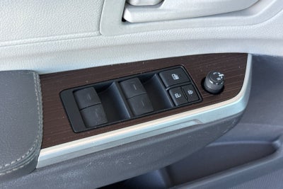 2022 Toyota Sienna LE 8 Passenger