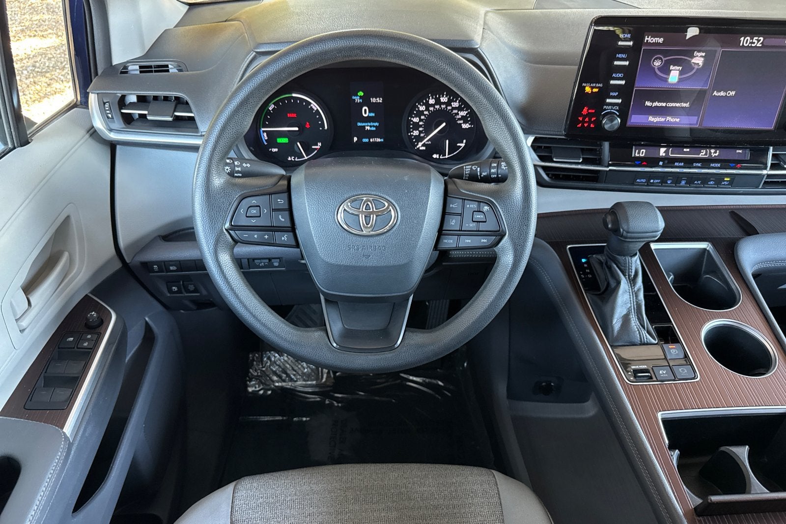 2022 Toyota Sienna LE 8 Passenger