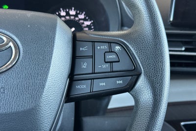 2022 Toyota Sienna LE 8 Passenger