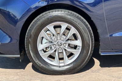 2022 Toyota Sienna LE 8 Passenger