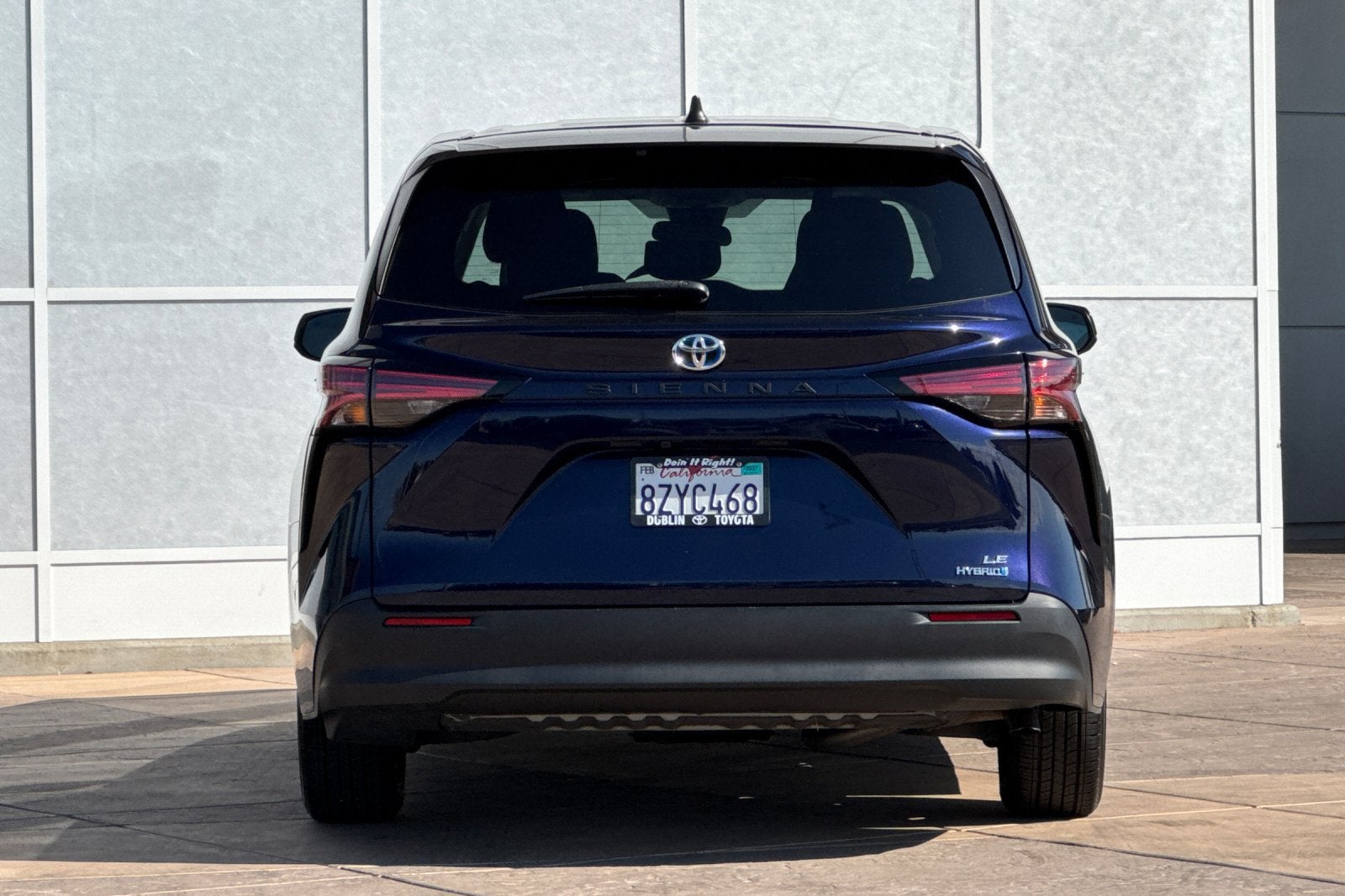 2022 Toyota Sienna LE 8 Passenger