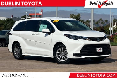 2024 Toyota Sienna LE 8 Passenger