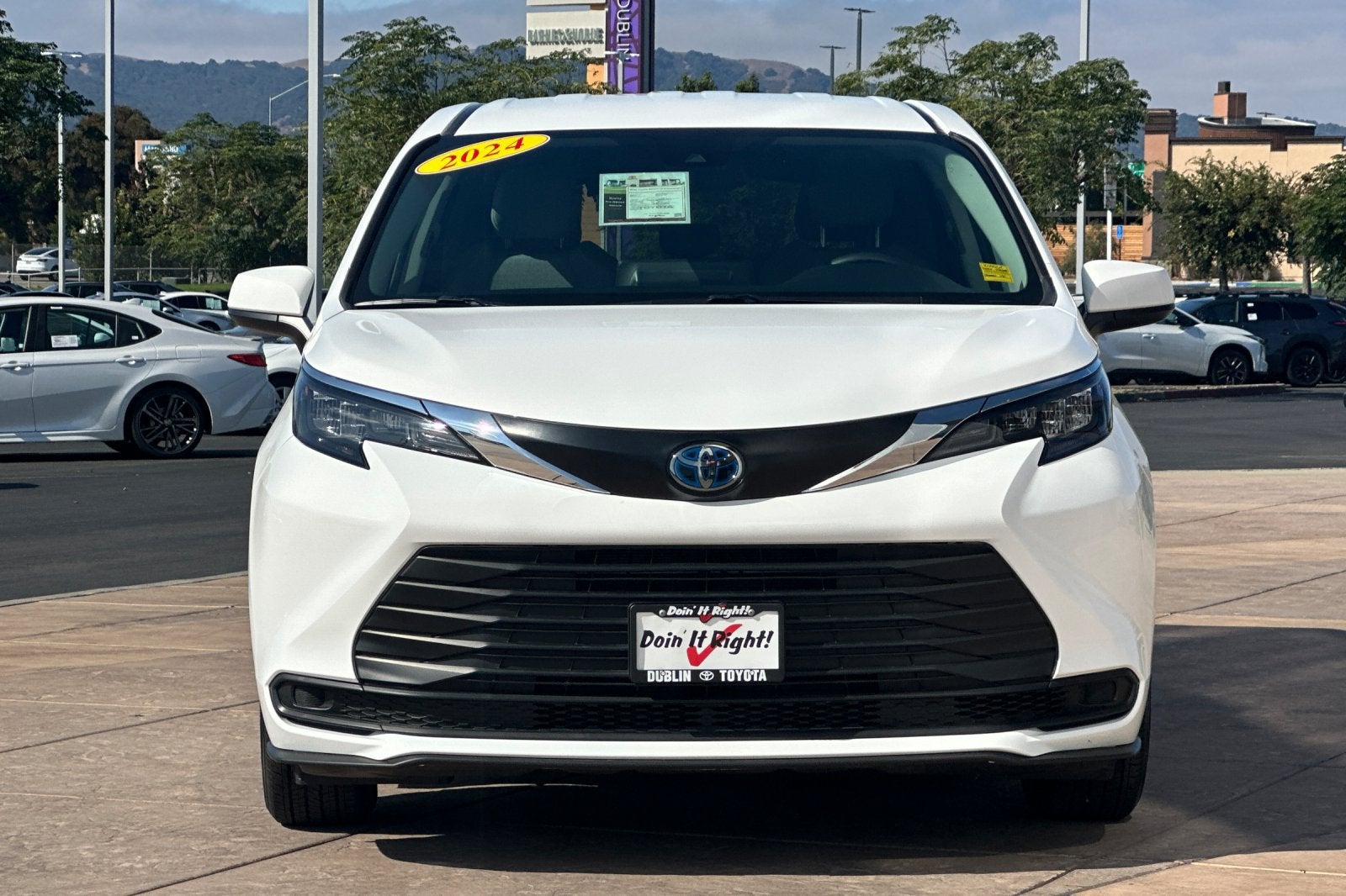 2024 Toyota Sienna LE 8 Passenger