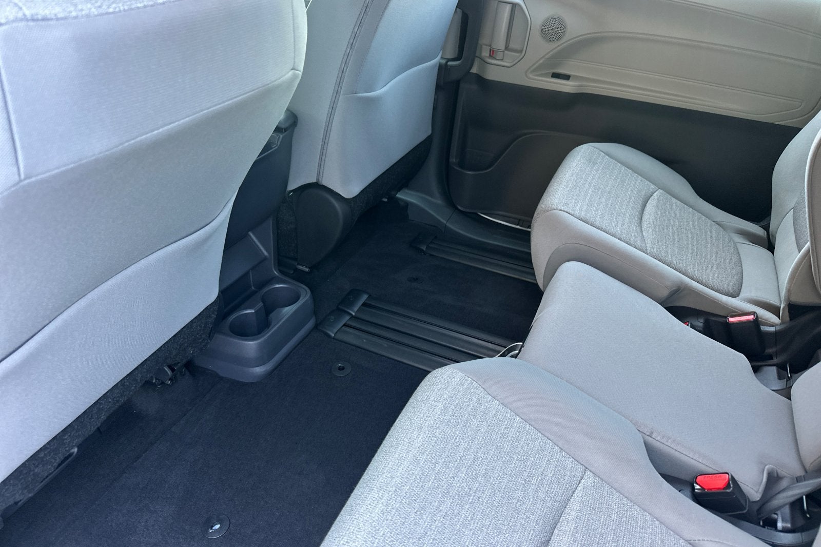 2024 Toyota Sienna LE 8 Passenger