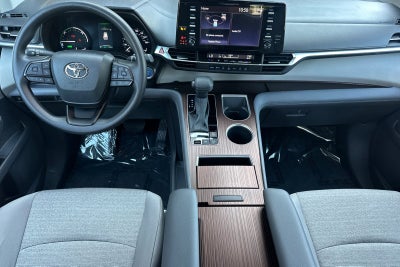 2024 Toyota Sienna LE 8 Passenger