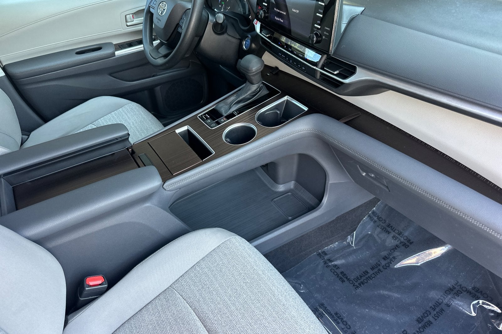 2024 Toyota Sienna LE 8 Passenger