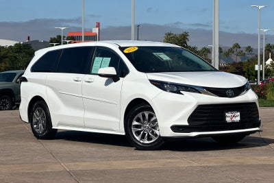 2024 Toyota Sienna LE 8 Passenger