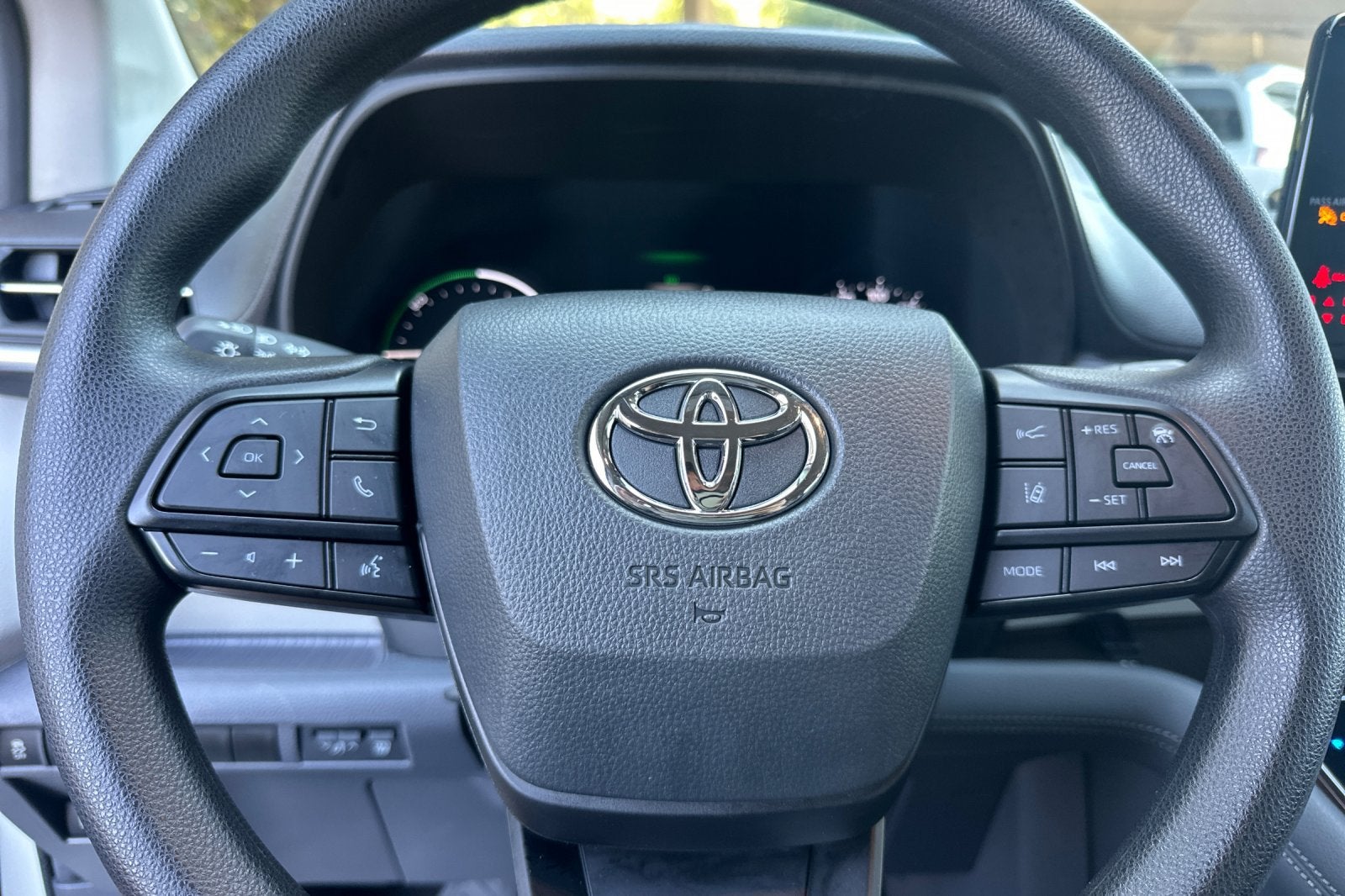 2024 Toyota Sienna LE 8 Passenger