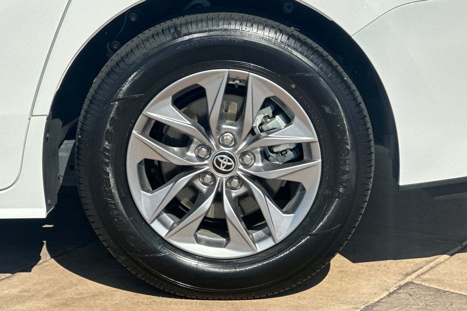 2024 Toyota Sienna LE 8 Passenger