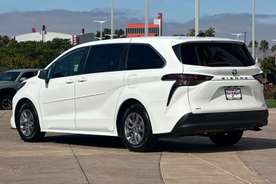2024 Toyota Sienna LE 8 Passenger