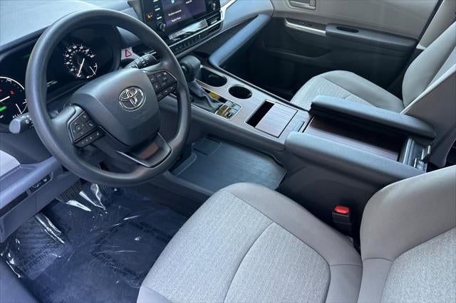 2024 Toyota Sienna LE 8 Passenger