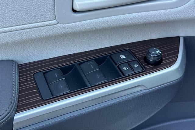 2024 Toyota Sienna LE 8 Passenger