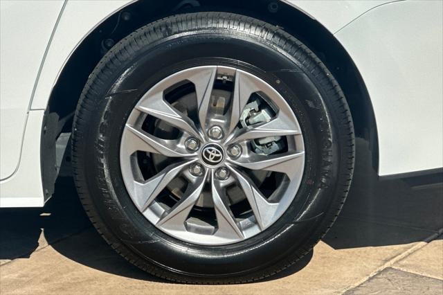 2024 Toyota Sienna LE 8 Passenger