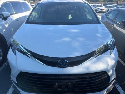 2024 Toyota Sienna LE 8 Passenger