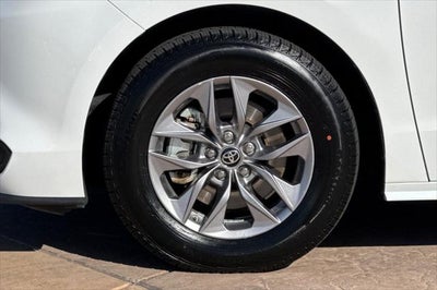 2024 Toyota Sienna LE 8 Passenger