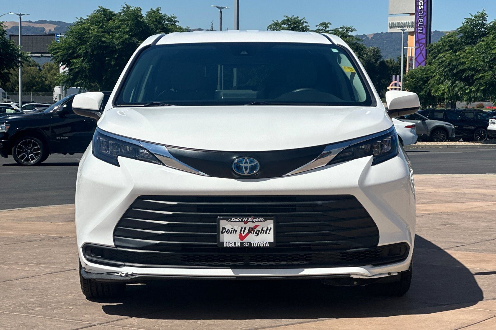 2024 Toyota Sienna LE 8 Passenger