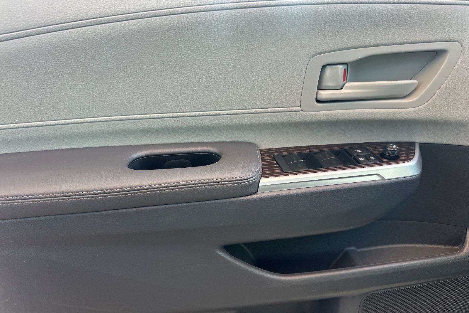 2024 Toyota Sienna LE 8 Passenger