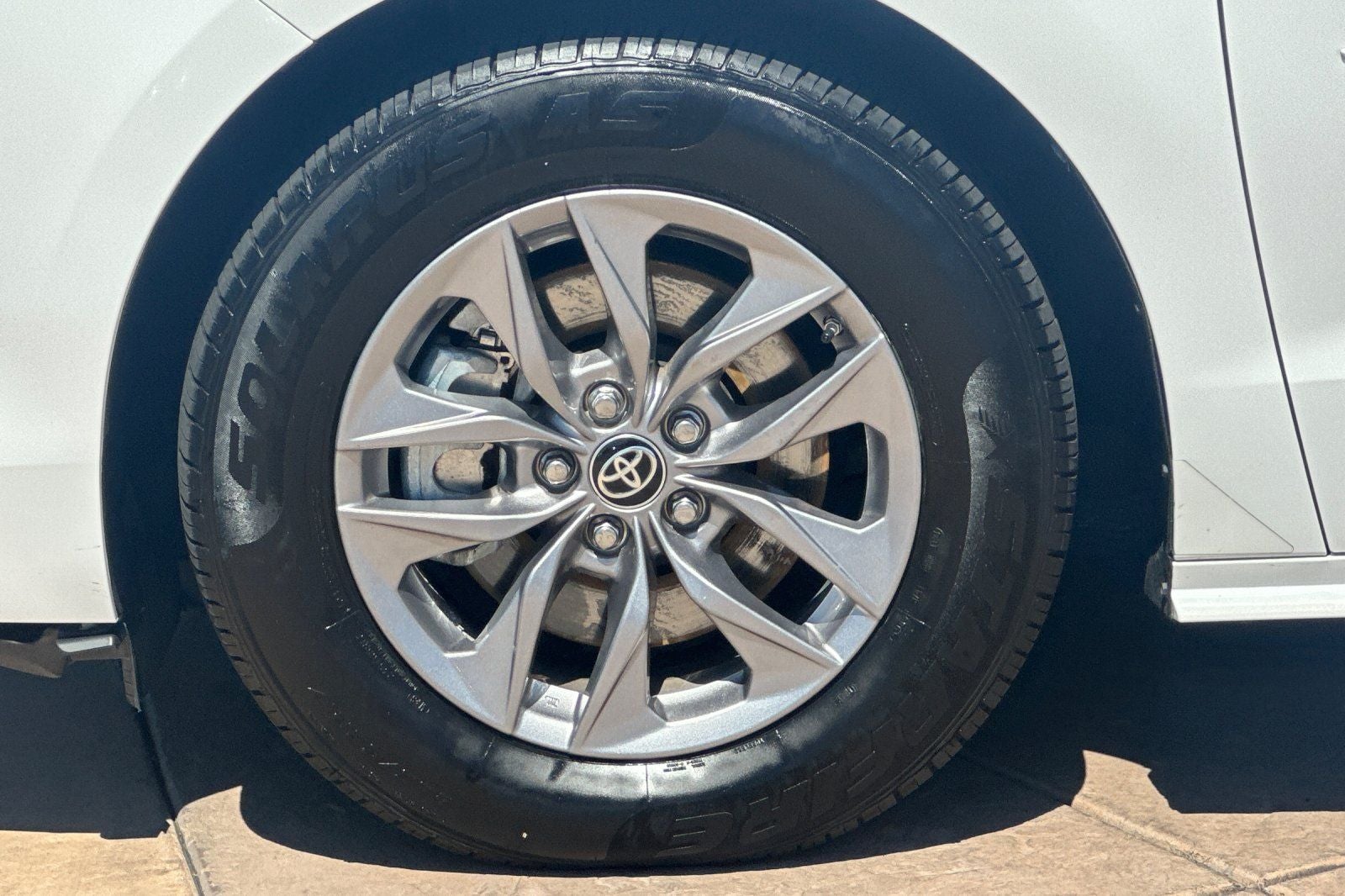 2024 Toyota Sienna LE 8 Passenger