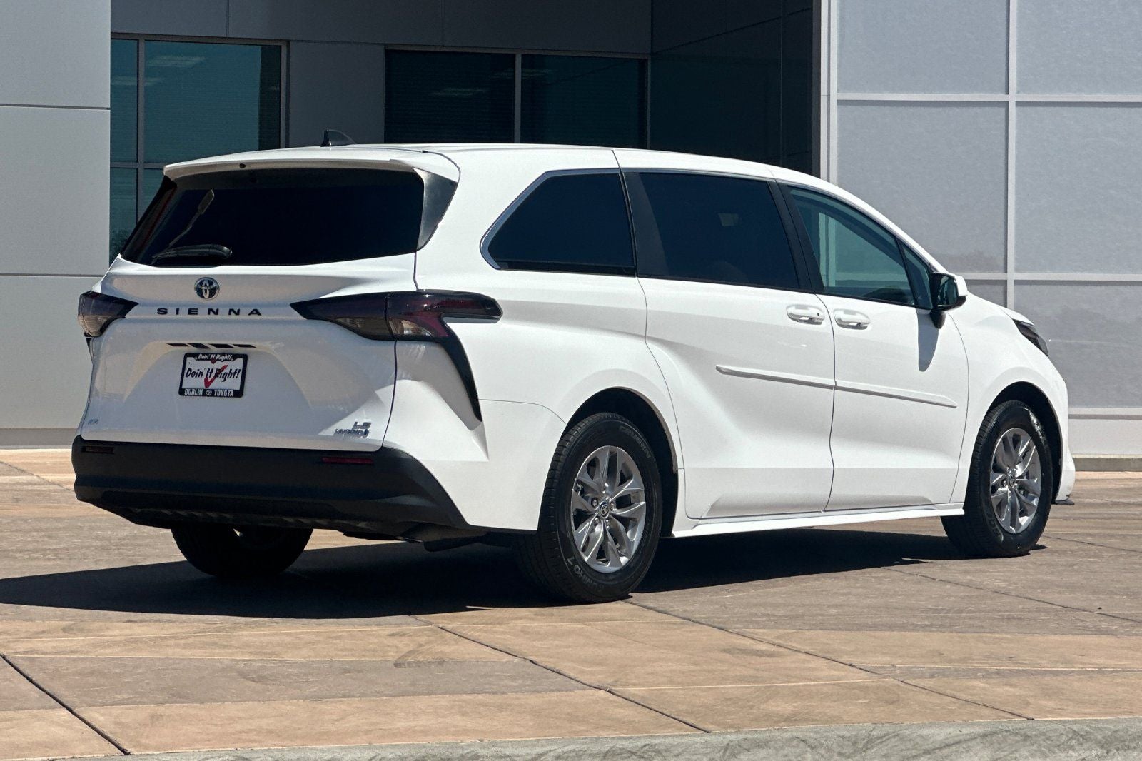 2024 Toyota Sienna LE 8 Passenger