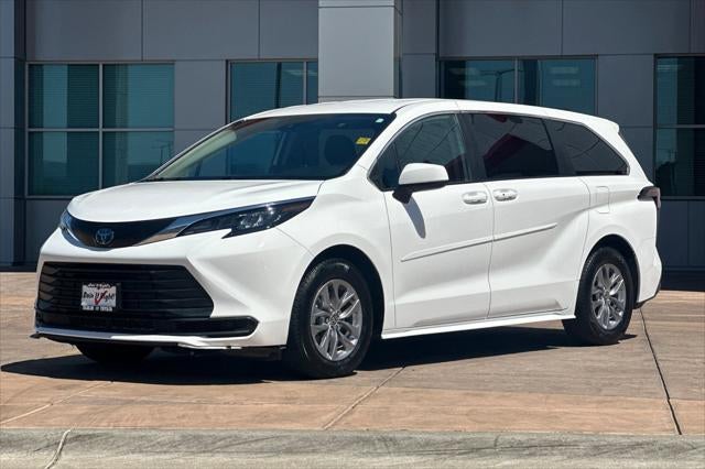 2024 Toyota Sienna LE 8 Passenger