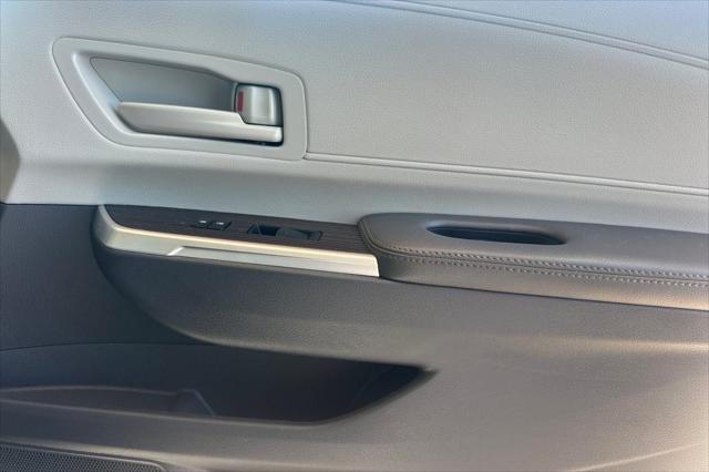 2024 Toyota Sienna LE 8 Passenger