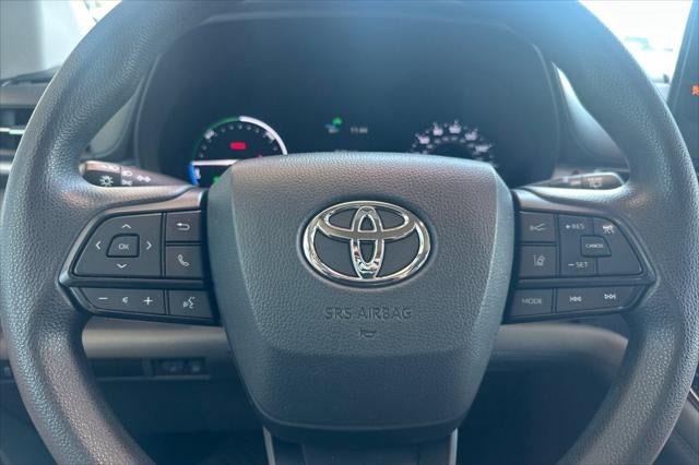2024 Toyota Sienna LE 8 Passenger