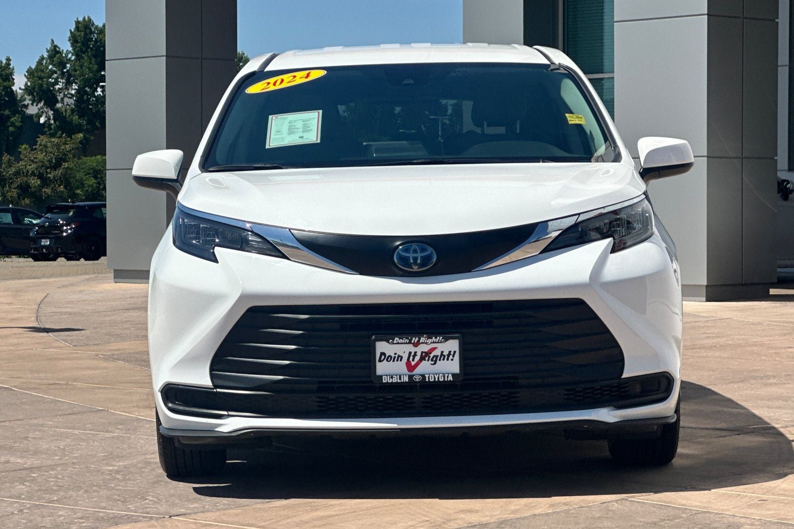2024 Toyota Sienna LE 8 Passenger