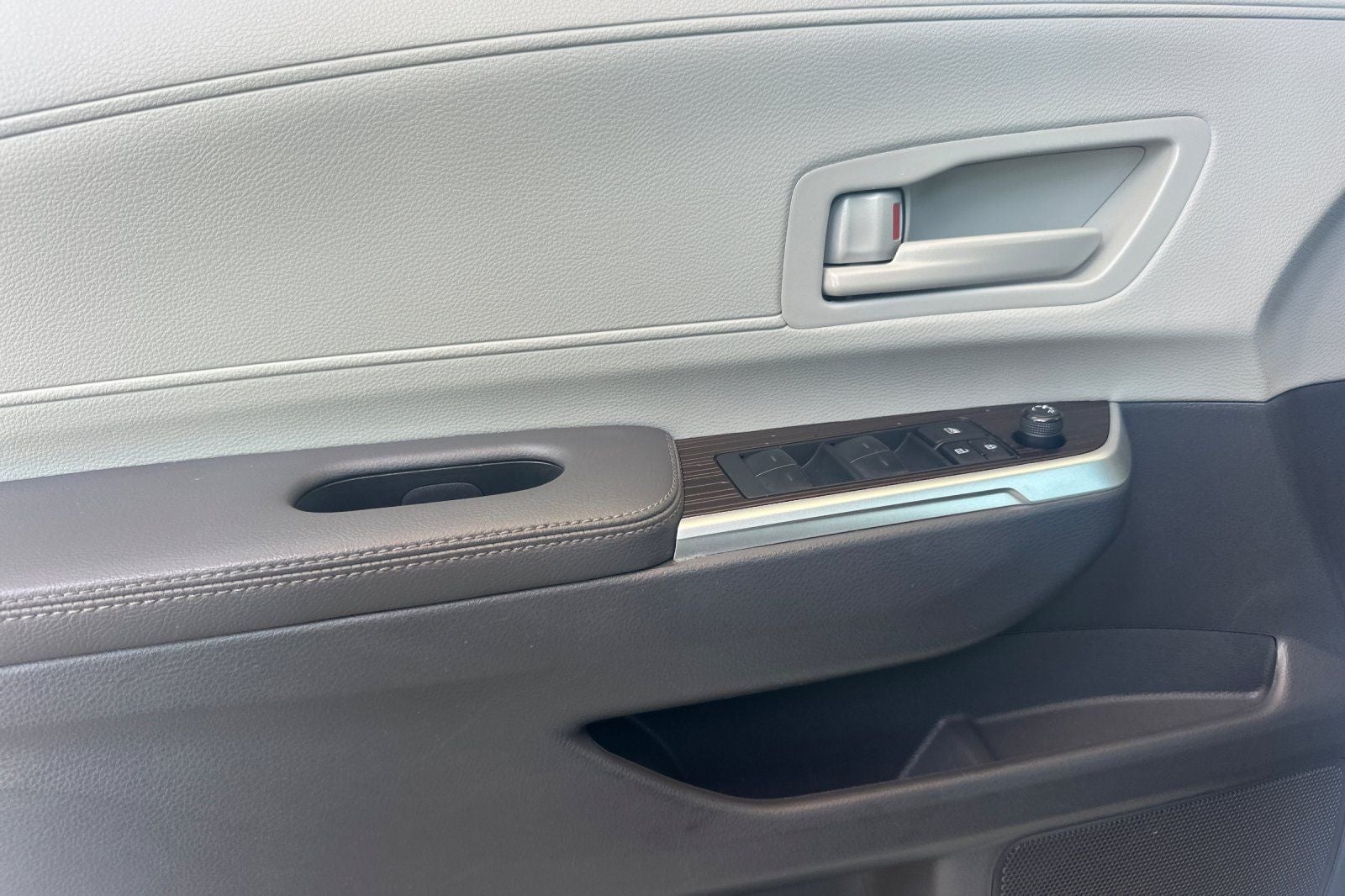 2024 Toyota Sienna LE 8 Passenger