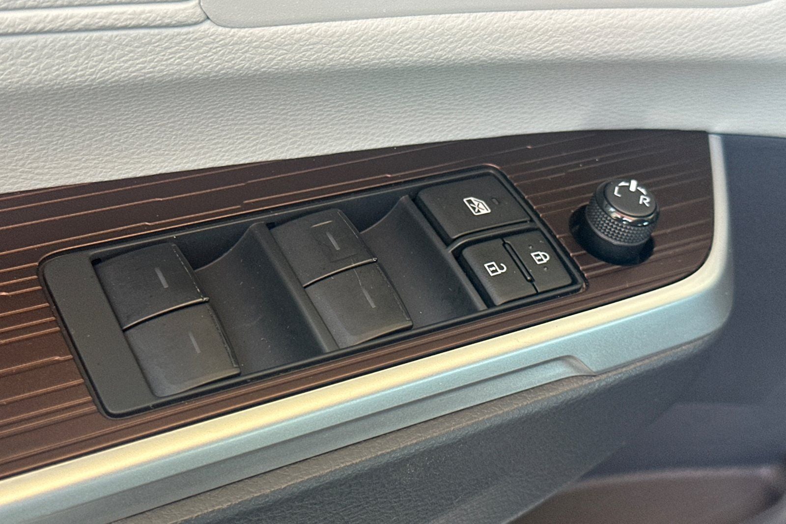 2024 Toyota Sienna LE 8 Passenger