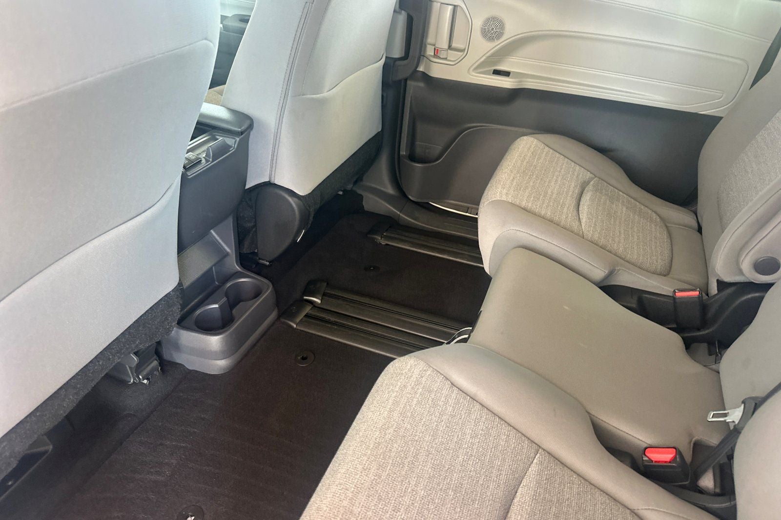 2024 Toyota Sienna LE 8 Passenger