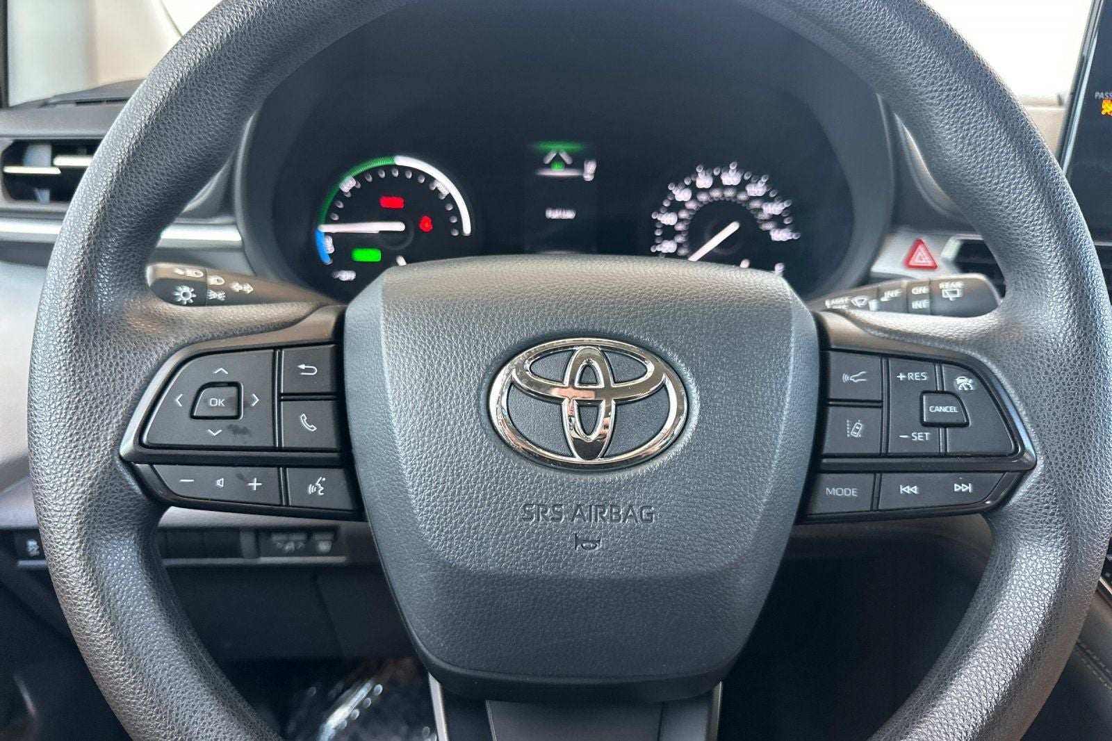 2024 Toyota Sienna LE 8 Passenger