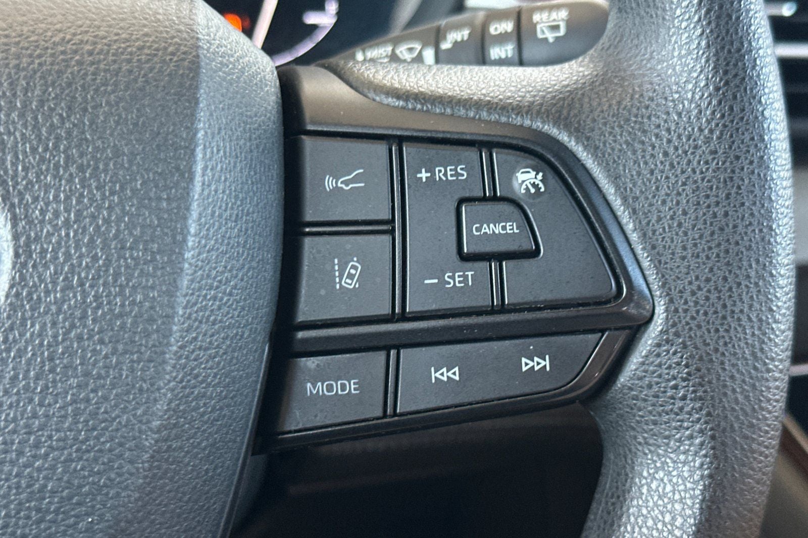 2024 Toyota Sienna LE 8 Passenger