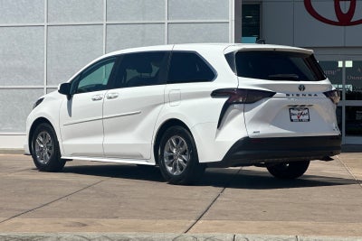 2024 Toyota Sienna LE 8 Passenger