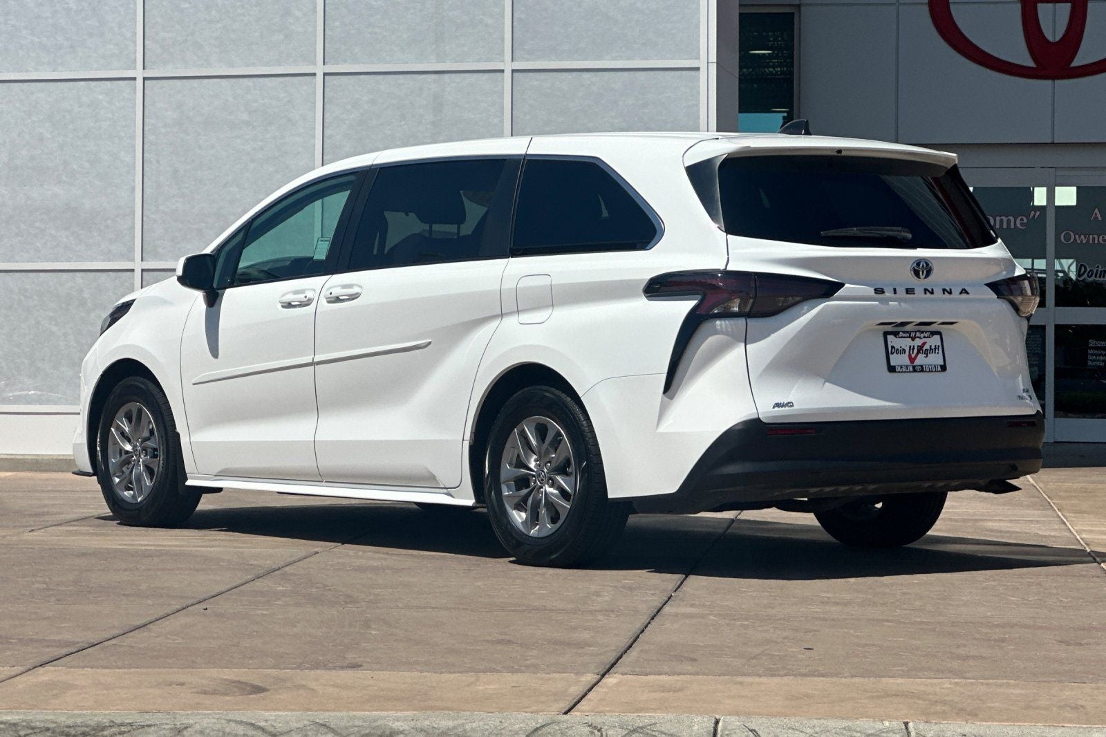 2024 Toyota Sienna LE 8 Passenger