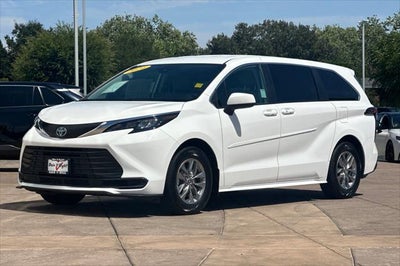 2024 Toyota Sienna LE 8 Passenger