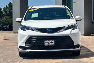 2024 Toyota Sienna LE 8 Passenger
