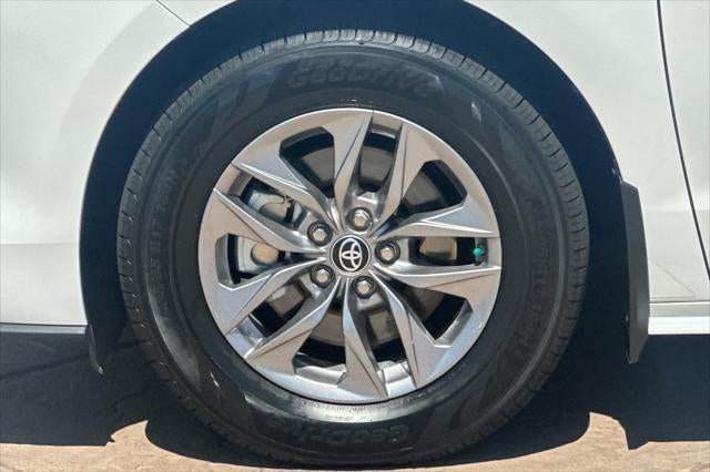 2024 Toyota Sienna LE 8 Passenger