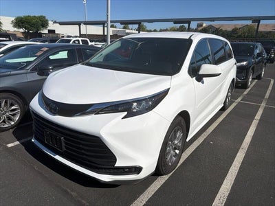 2024 Toyota Sienna LE 8 Passenger