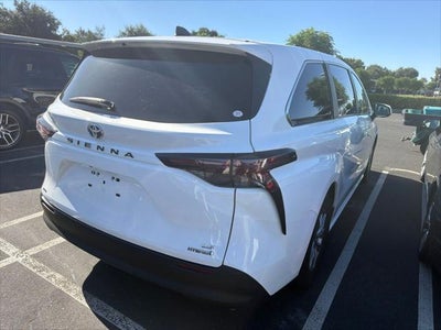 2024 Toyota Sienna LE 8 Passenger