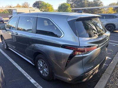 2026 Toyota Sienna LE 8 Passenger