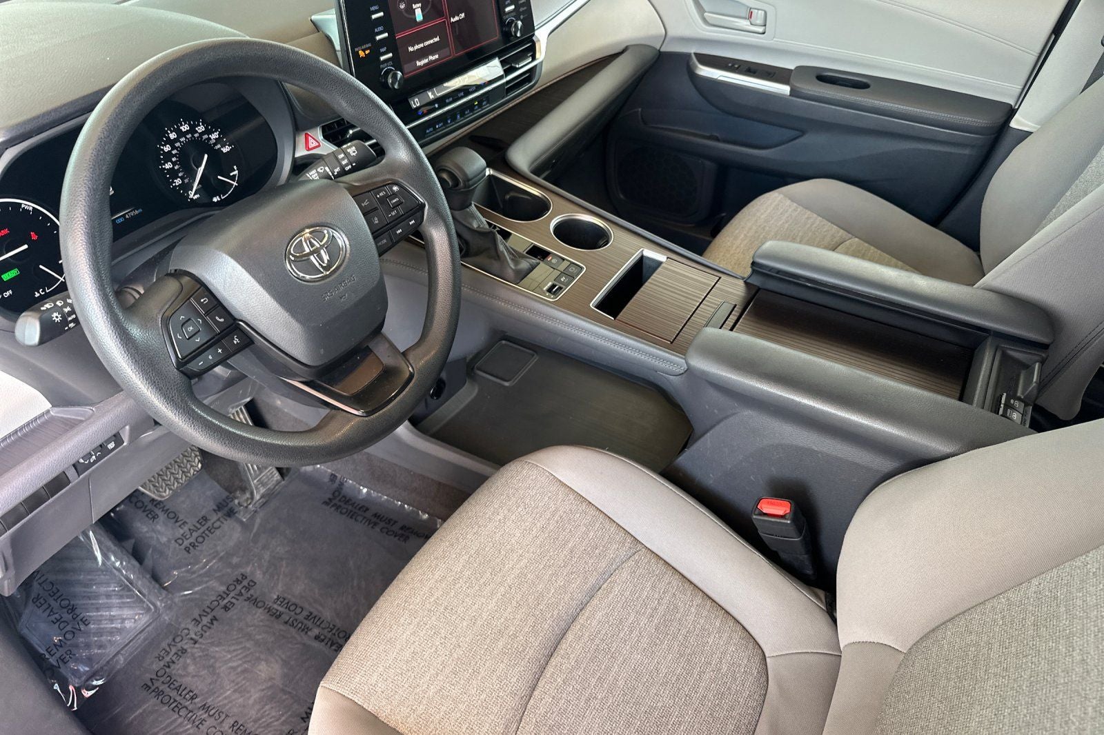 2024 Toyota Sienna LE 8 Passenger